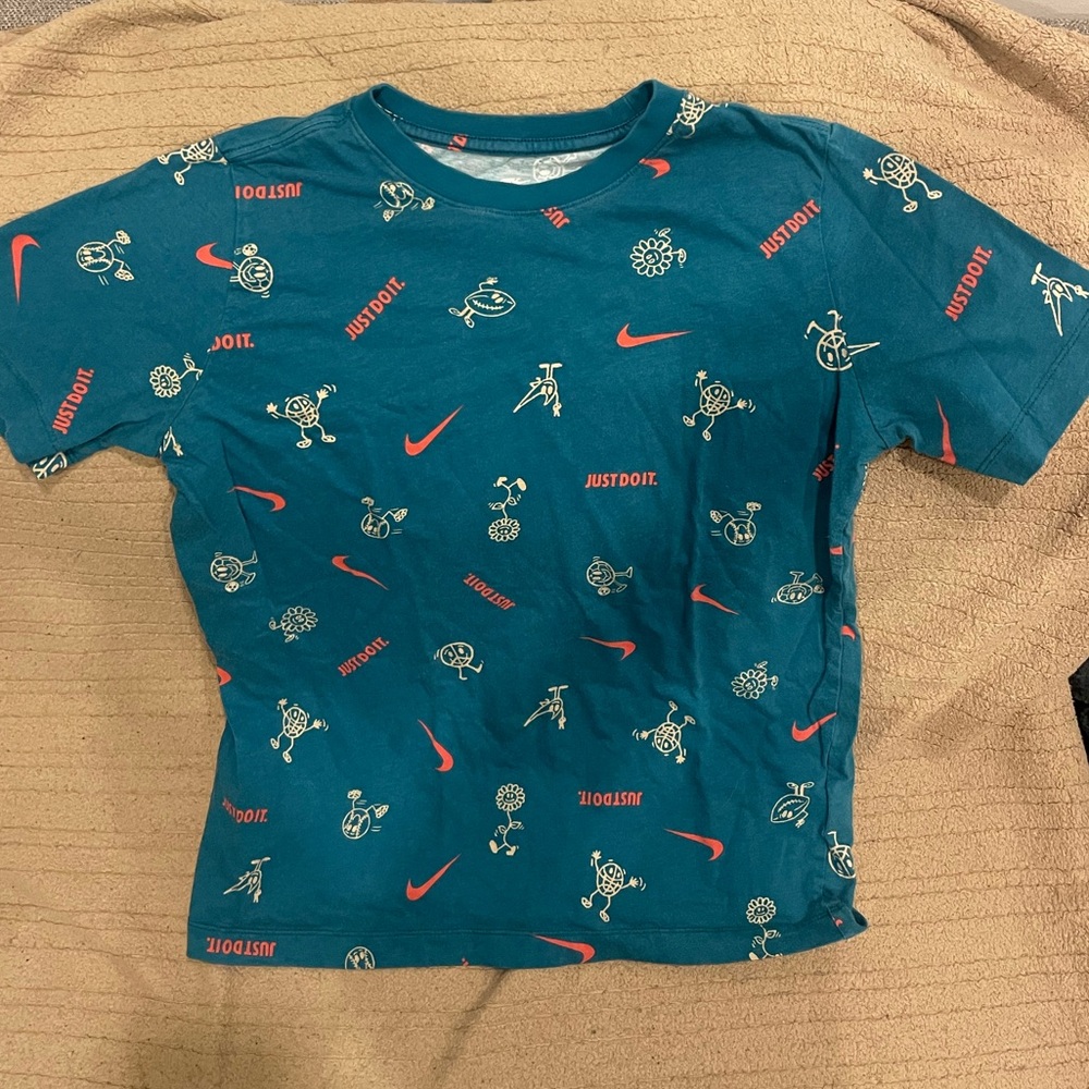 Boys XL Nike Teal Kids' Graphic Swoosh Tee with Coral Accents